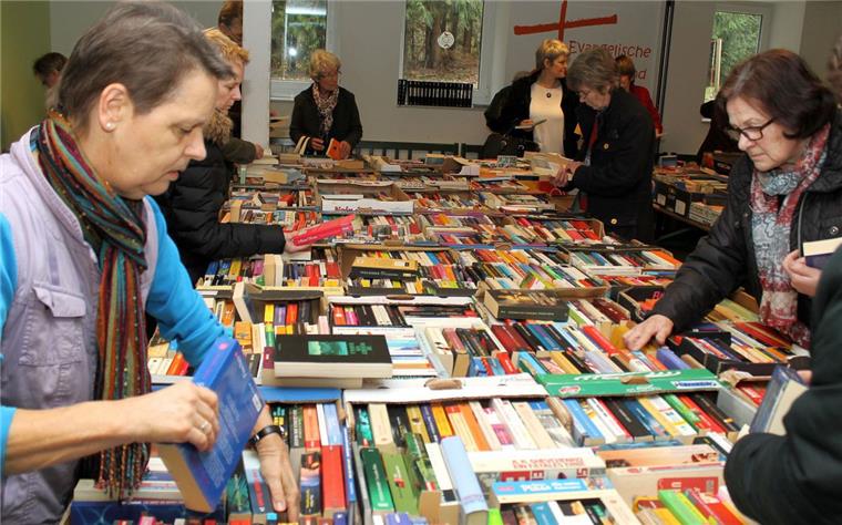 Der Bücherflohmarkt in Zeven war eine wichtige Einnahmequelle der Kivinan-Stiftung.