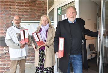 Das Foto zeigt die drei Initiatoren des Bürgerbegehrens. 