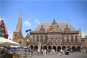 Der Bund der Steuerzahler hat am Dienstag den rot-grün-roten Koalitionsvertrag als "Wunschzettel" kritisiert. 
