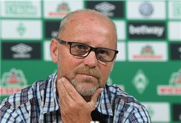 Der Bundesliga-Trainer von heute habe nicht nur die Spieler, sondern auch ein weiteres komplettes Team von 10 bis 15 Leuten zu führen, sagt Thomas Schaaf.