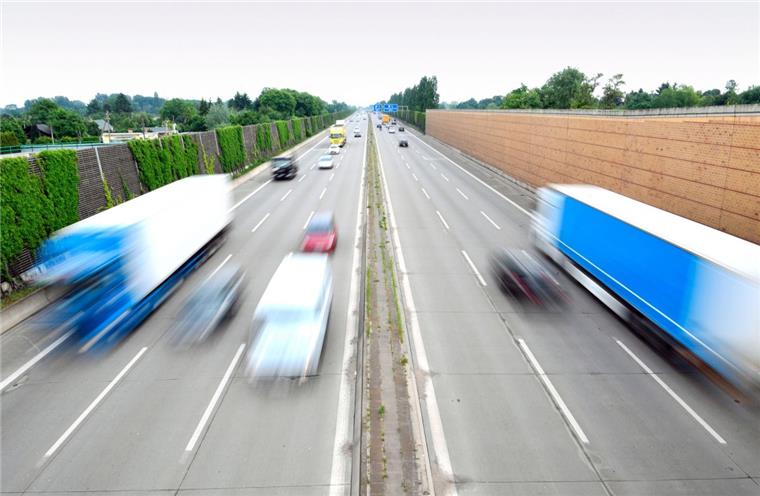 Der Bundestag soll heute über ein Tempolimit auf Autobahnen in Deutschland abstimmen.