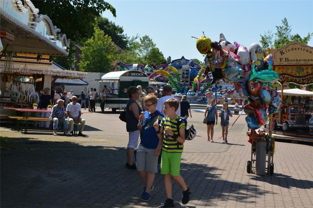 Der bunte Markt hatte auch für Kinder viel zu bieten.
