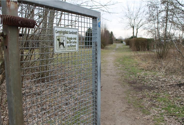 Der Campingplatz in Sandstedt ist derzeit verwaist. Auf den neuen Betreiber wartet viel Arbeit.