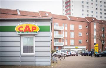 Der CAP-Supermarkt der Elbe-Weser Werkstätten steht vor dem Aus. Der Nahversorger an der Deichstraße ist aber bei älteren Anwohnern aus der Nachbarschaft wegen seines besonderen Services beliebt. Und er beschäftigt auch acht Schwerbehinderte.
