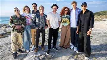 Der Cast der neuen Staffel „Sing meinen Song“ mit Sammy Amara (l-r), Eva Briegel, Eko Fresh, Peter Maffay, Johannes Oerding, Joy Denalane, Tim Bendzko und Emilio.