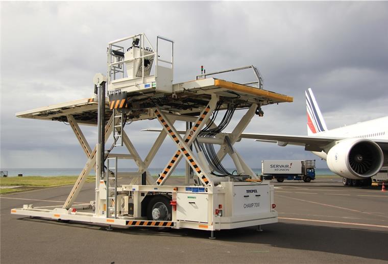 Bremerhaven: neue Firma sucht schon 2021 Personal Der Champ70 zählt zu den Geräten, die in Bremerhaven gebaut und gewartet werden sollen. Ein sieben Tonnen schwerer Hochlader für Flugzeuge.