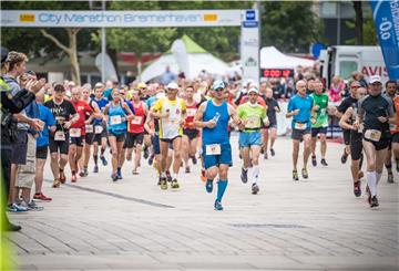 Der City-Marathon startet vor der Großen Kirche. In diesem Jahr würden die Organisatoren das Starterfeld in kleinere Blöcke unterteilen.