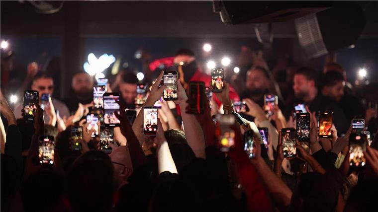 Rapper Haftbefehl legt Blitzauftritt in Gießen hin Der Club La Louve in Gießen war gut gefüllt.