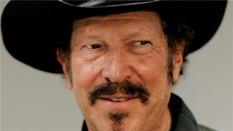 Der Country-Sänger, Satiriker, Autor und Aktivist Kinky Friedman ist im Alter von 79 Jahre gestorben.