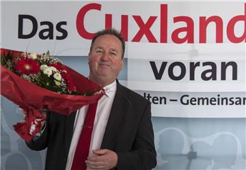 Der Cuxhavener Landtagsabgeordnete Uwe Santjer hat die Wahl zum neuen Parteichef der SPD im Cuxland gewonnen.