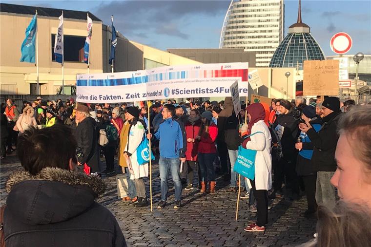 Der Demonstrationszug in Bremerhaven startete am Deutschen Schifffahrtsmuseum.