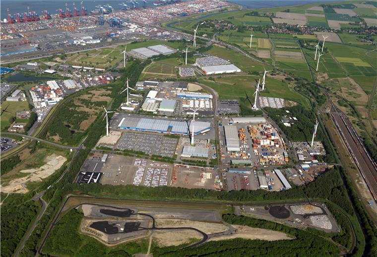 Der Deponiebeirat, der Fragen rund um den Müllberg in Speckenbüttel (unterer Bildteil) klärt, soll nach Vorstellung der Bremerhavener Umweltdezernentin noch in diesem Jahr tagen.