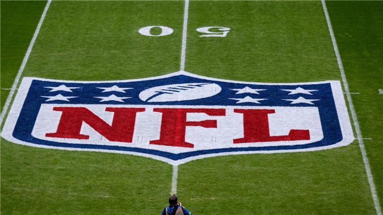 Der deutsche Footballspieler Maximilian Mang wechselt zu den Indianapolis Colts in die NFL.