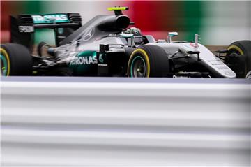 Der deutsche Formel-1-Pilot Nico Rosberg im Mercedes AMG GP während der Qualifikation für den Großen Preis von Japan.  