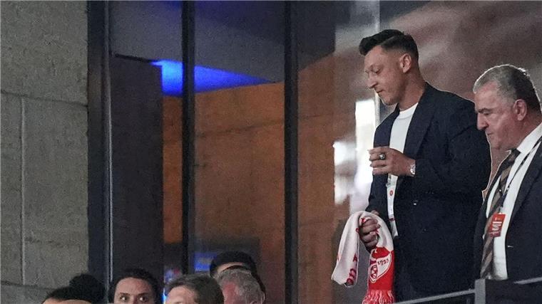 Existenzrecht Israels: DFB widerspricht Özil Der Deutsche Fußball-Bund hat auf einen umstrittenen Post von Mesut Özil reagiert.