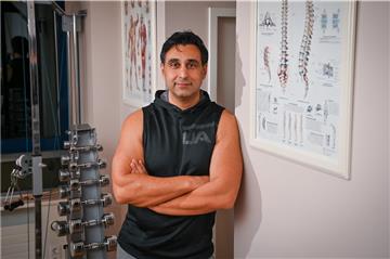 Der deutsche Markt ist leer gefegt: Der Bremerhavener Physiotherapeut Ugur Aktas will daher im Ausland nach Fachkräften suchen.