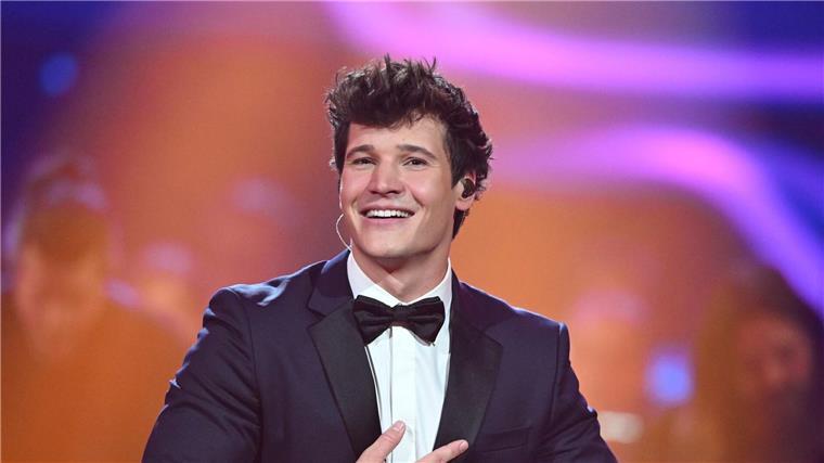 Sänger Wincent Weiss veröffentlicht Weihnachtsalbum Der deutsche Pop-Sänger Wincent Weiss tritt in der Show „Your Songs“ auf.