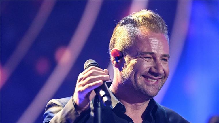 Sänger Sasha hätte gern eine eigene Fernsehshow Der deutsche Popsänger Sasha während eines Auftritts.