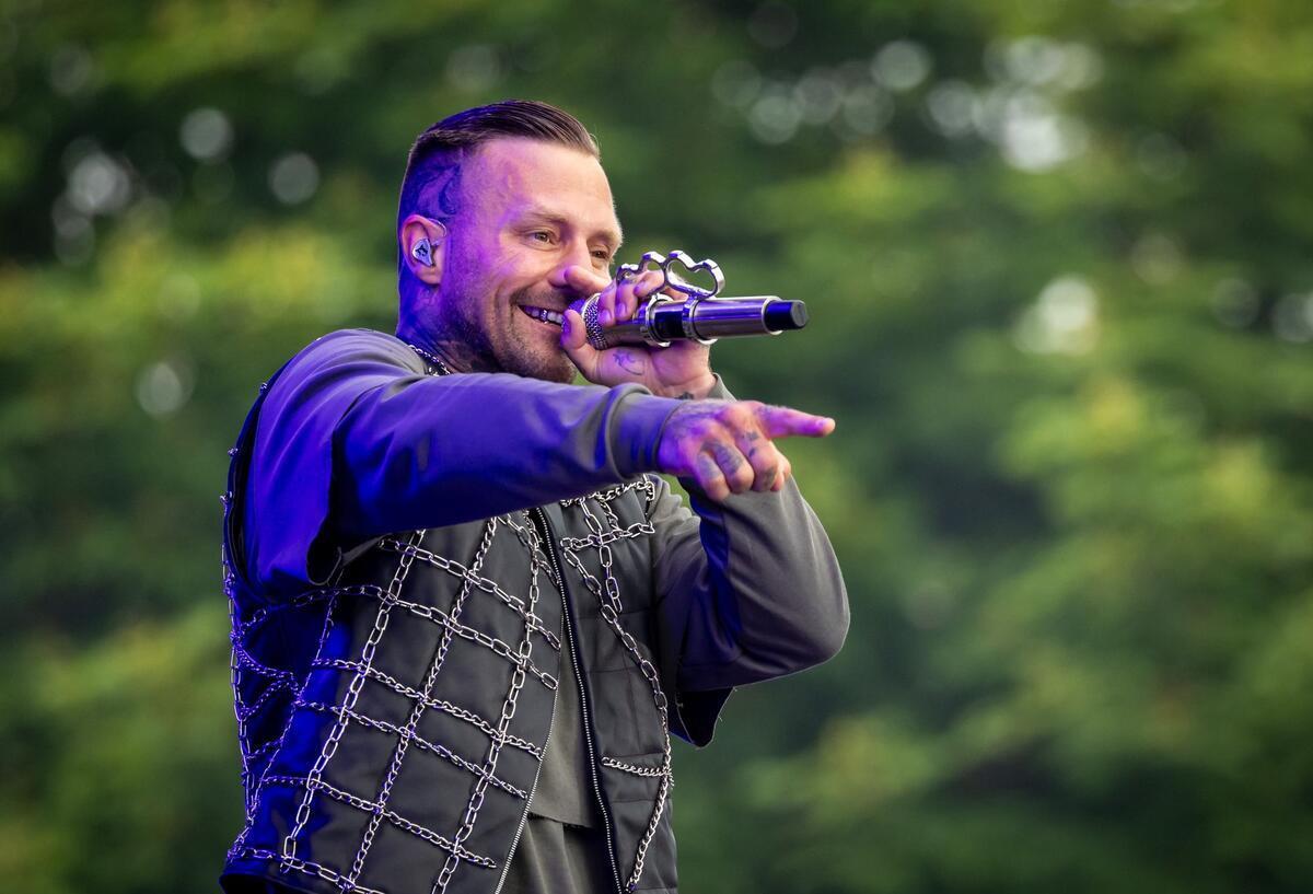 Kontra K entthront Taylor Swift Der deutsche Rapper Kontra K (Maximilian Diehn) hat Taylor Swift von Platz eins in den Album-Charts vertreiben können. (Archivbild)