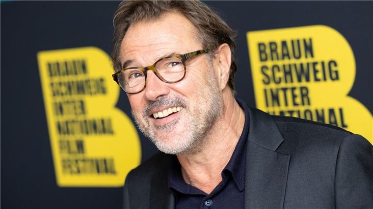 Die königliche Dramaserie „Máxima“ Der deutsche Schauspieler Sebastian Koch hat seine Rolle in der niederländischen Serie „Máxima“ sehr gemocht.