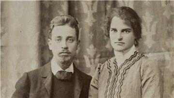 Der Dichter Rainer Maria Rilke und die Bildhauerin Clara Westhoff haben sich in der Künstlerkolonie Worpswede bei den gemeinsamen Freunden um Paula Becker-Modersohn kennen- und lieben gelernt.