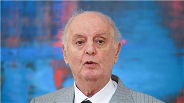 Der Dirigent und Pianist Daniel Barenboim setzt sich seit vielen Jahren für Verständigung im Nahen Osten ein.