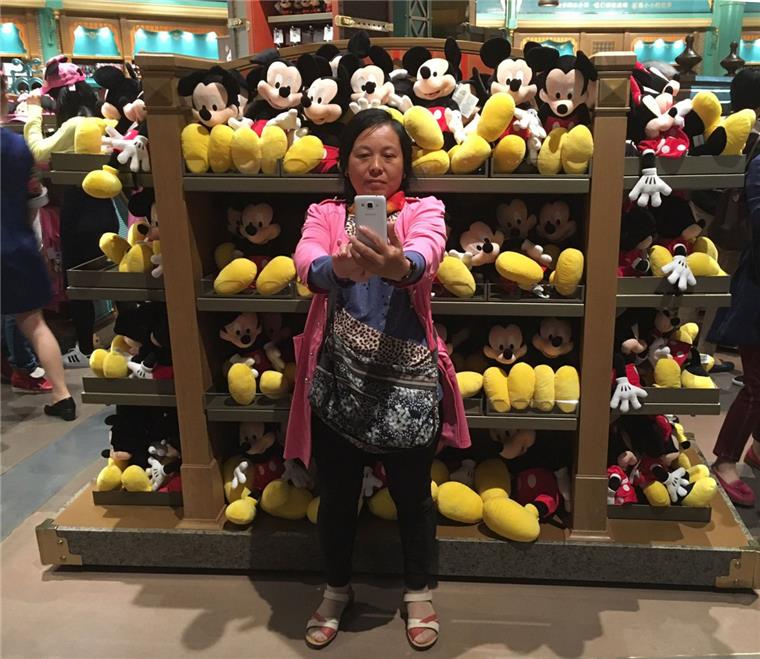 Der Disney-Souvenirshop in Shanghai hat bereits geöffnet.