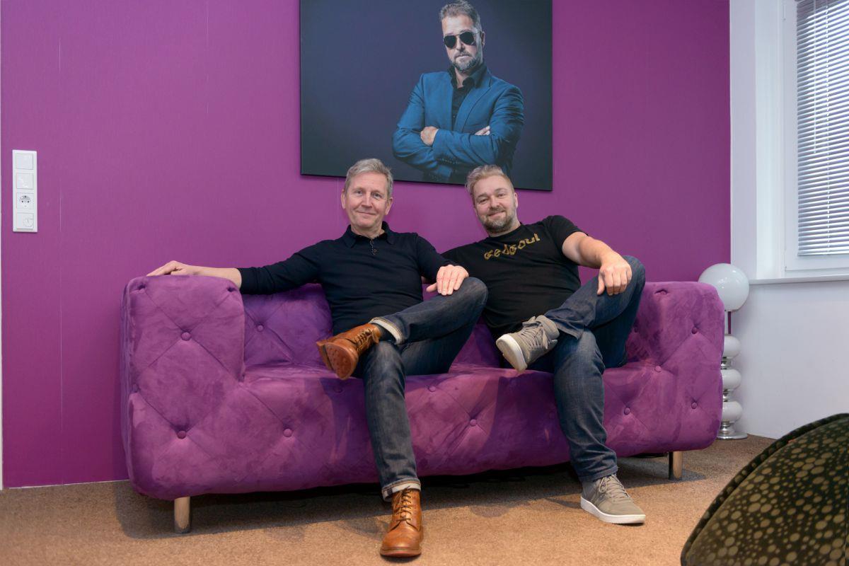 DJ Rob Hardt zu Gast beim Musiker-Talk in der Losche Der DJ und Musikproduzent Rob Hardt (rechts) ist am 19. April ab 19.30 Uhr zu Gast bei NZ-Redakteur Rainer Donsbach und dem Talk "Aus Liebe zur Musik". Foto Schimanke