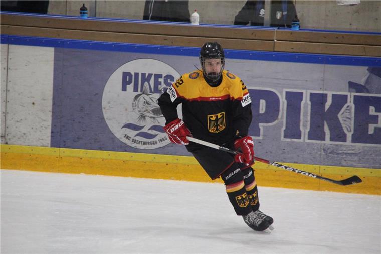 Eishockey-Nationalmannschaft: Dorumer Büsing mit brillantem Debüt Der Dorumer Justin Büsing hat ein tolles Länderspiel gemacht.
