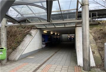 Der dunkle Tunnel am Leher Bahnhof ist nicht gerade einladend.