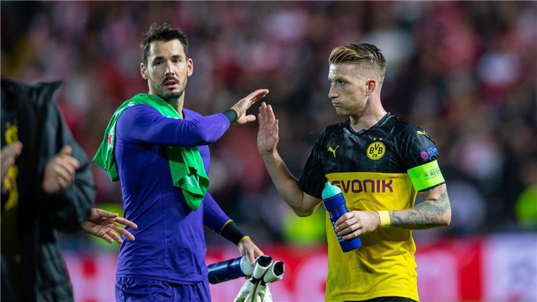 Ex-BVB-Torwart Bürki rät Reus zu Wechsel nach Amerika Der ehemalige BVB-Torwart Roman Bürki (l) rät Marco Reus zu einem Wechsel nach Amerika.