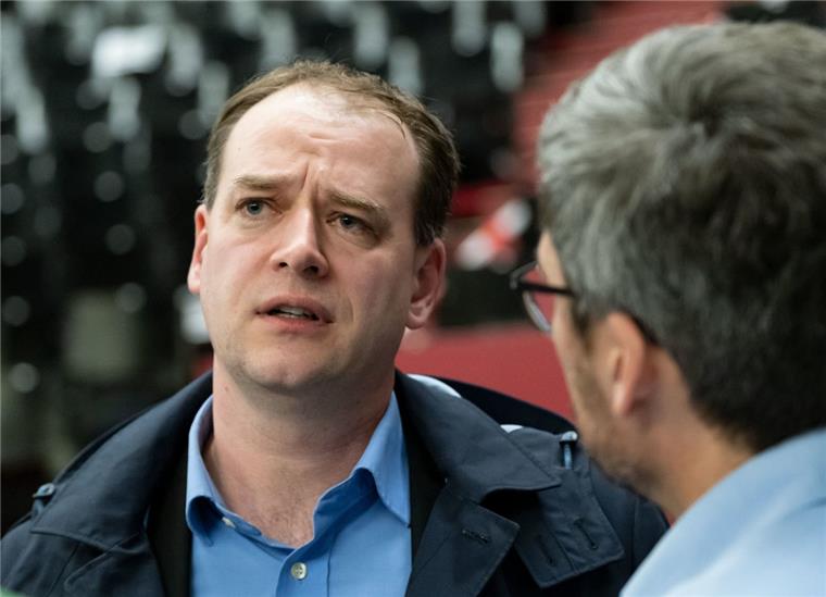 Hannover: Kind-Gegner siegen bei 96-Versammlung Der ehemalige Fan-Beauftragte Sebastian Kramer soll neuer 96-Präsident werden.