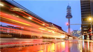 Der ehemalige Fernsehturm „Telemoritz“ (auch „VW-Tower“) steht an der Raschplatzhochstraße. Der im Jahr 1959 gebaute und 141 Meter hohe Turm ist seit dem Jahr 2000 im Besitz von Volkswagen Nutzfahrzeuge.