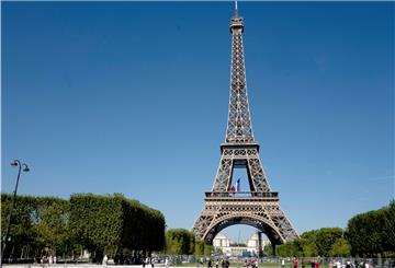 Der Eifelturm in Paris ist ein beliebtes Touristenziel. Für die französische Hauptstadt gilt jetzt aber eine Maskenpflicht.