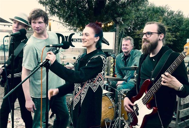 Die Intendanten rocken die Bühne der Weserperle Sandstedt Die Theaterband Die Intendanten