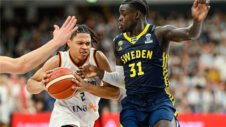 Der erst 18 Jahre alte Jack Kayil führte die deutschen Basketballer gegen Schweden an.