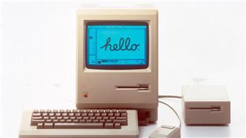 Der erste Mac. Er wurde vor 40 Jahren - am 24. Januar 1984 - von Apple-Mitbegründer Steve Jobs in Cupertino der Öffentlichkeit vorgestellt.