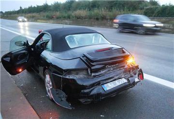 Der Fahrer dieses Wagens wurde glücklicherweise nur leicht verletzt.