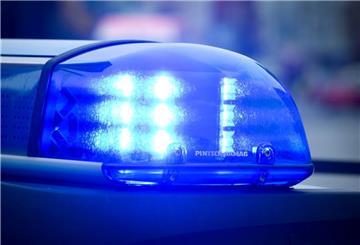Der Fahrer eines schwarzen Pkw wird dringend gesucht.
