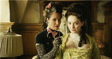 Der Fantasy-Film "Smaragdgrün" startet am Donnerstag in den Kinos. 