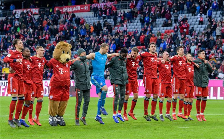 Der FC Bayern München feiert.