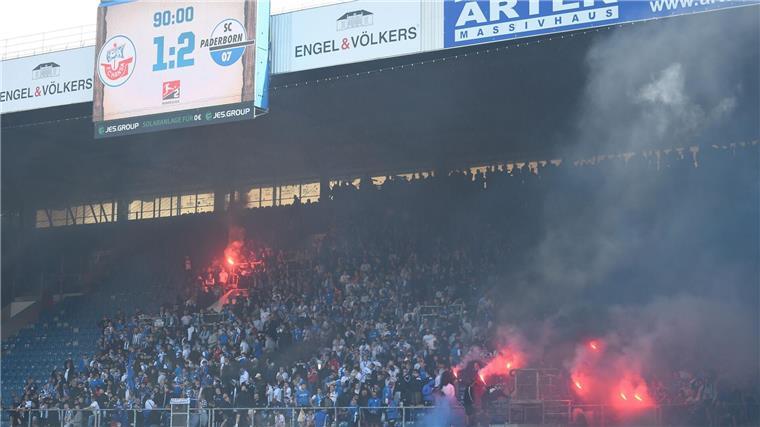 Der FC Hansa Rostock muss für mehrere Fanvergehen eine saftige Strafe zahlen.