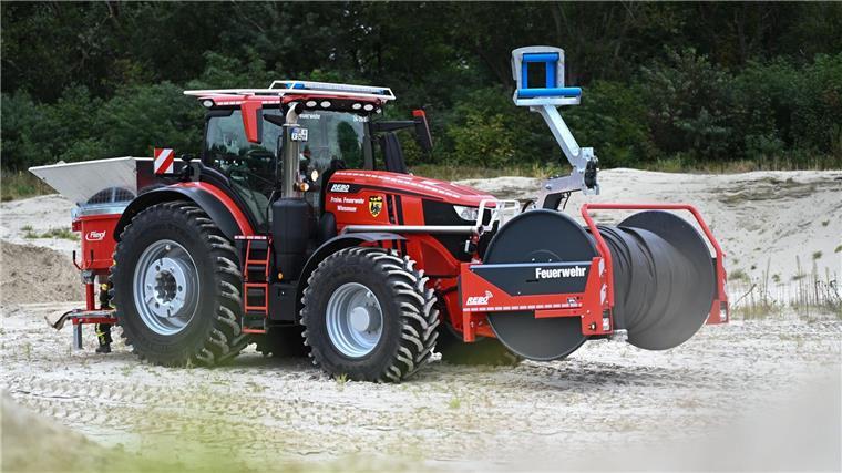 Spielerei oder Supergerät: Was kann ein Feuerwehr-Trecker? Der Feuerwehr-Trecker wird von der Wehr in Wiesmoor im Rahmen eines Forschungs- und Entwicklungsprojektes getestet.