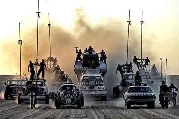 Der Film &quot;Mad Max: Fury Road&quot; erhielt die meisten Oscars - nämlich 6 Stück. Allerdings nicht in den &quot;großen Kategorien.&quot; Oscars gab es für Kostümdesign, Produktionsdesign, Make-up/Hairstyling, Filmschnitt, Tonschnitt und Tonmischung.