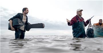 Der Film „The Ballad of Wallis Island“ mit Tom Basden und Tim Key ist eine wunderbare Komödie mit britischem Humor.