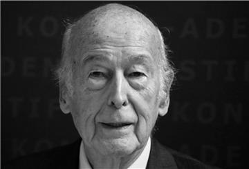 14.11.2014, Berlin: Der frühere französische Staatspräsident Valery Giscard d'Estaing kommt zum Europa Forum der Konrad Adenauer Foundation. 