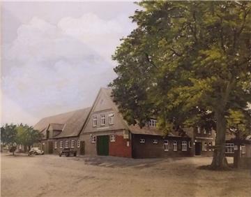 Der "Gasthof Tietjen" früher: Das Bild zeigt das Gebäude in Farven in den 1960er Jahren. Hinten rechts, im Schatten der  Eiche, liegt der Eingang zu Gaststube und Fremdenzimmern. Links hatte bis vor zehn Jahren die zum Landgestüt Celle gehörende Farvener Deckstation ihre Heimat. Im Gebäudeteil ganz rechts gab es seit den 1950ern das Lebensmittelgeschäft.