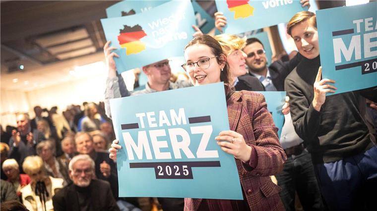 Der Generalsekretär stimmte die Parteimitglieder auf die heiße Phase des Wahlkampfs ein. 