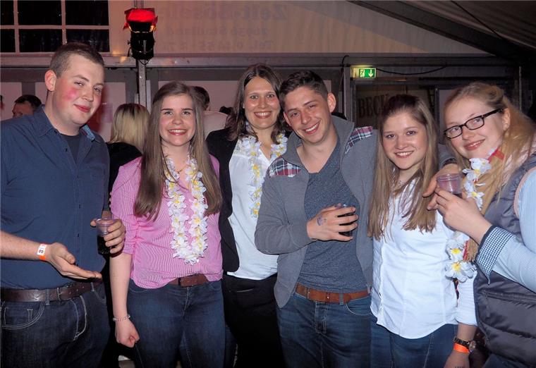 Der gesamte Landkreis feiert in der Gemeinde Hagen: Auch Geestland war stark vertreten beim Wilden Wersab(ä)er Weidenfest.  Foto Stehn