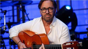 Der Gitarrist Al Di Meola feiert 70- Geburtstag.